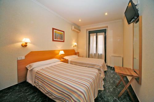 Hostal Prim Мадрид Экстерьер фото