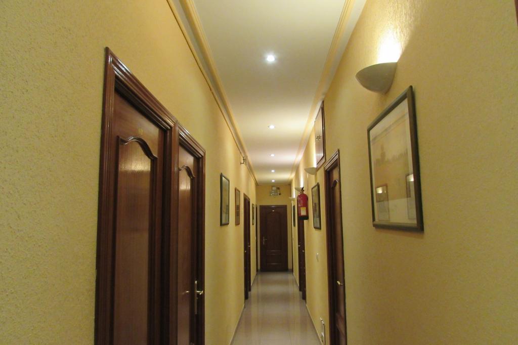 Hostal Prim Мадрид Экстерьер фото