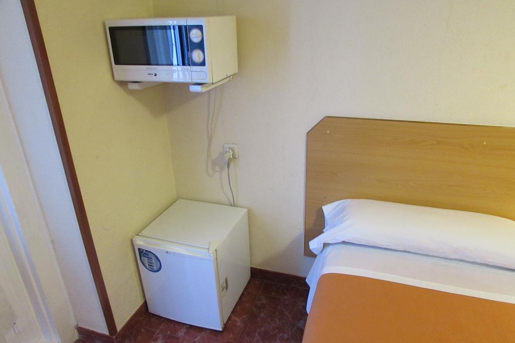 Hostal Prim Мадрид Экстерьер фото