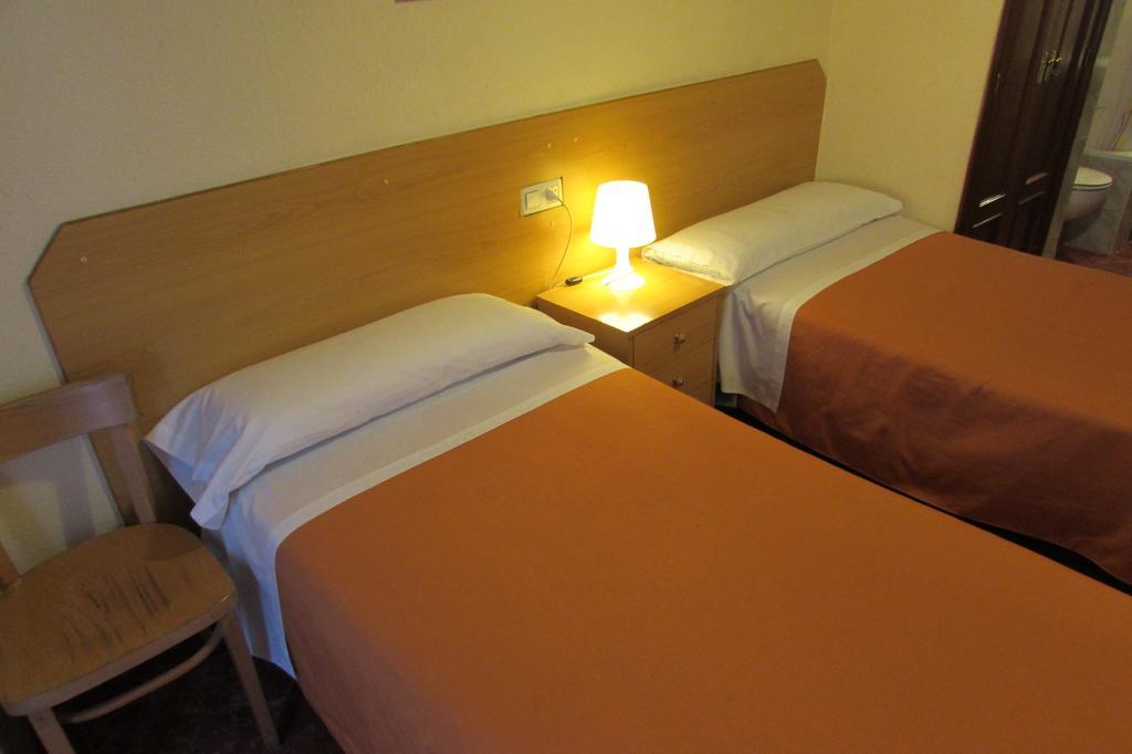 Hostal Prim Мадрид Экстерьер фото