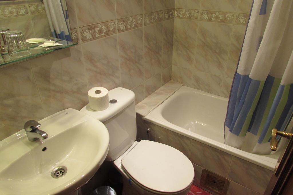 Hostal Prim Мадрид Экстерьер фото